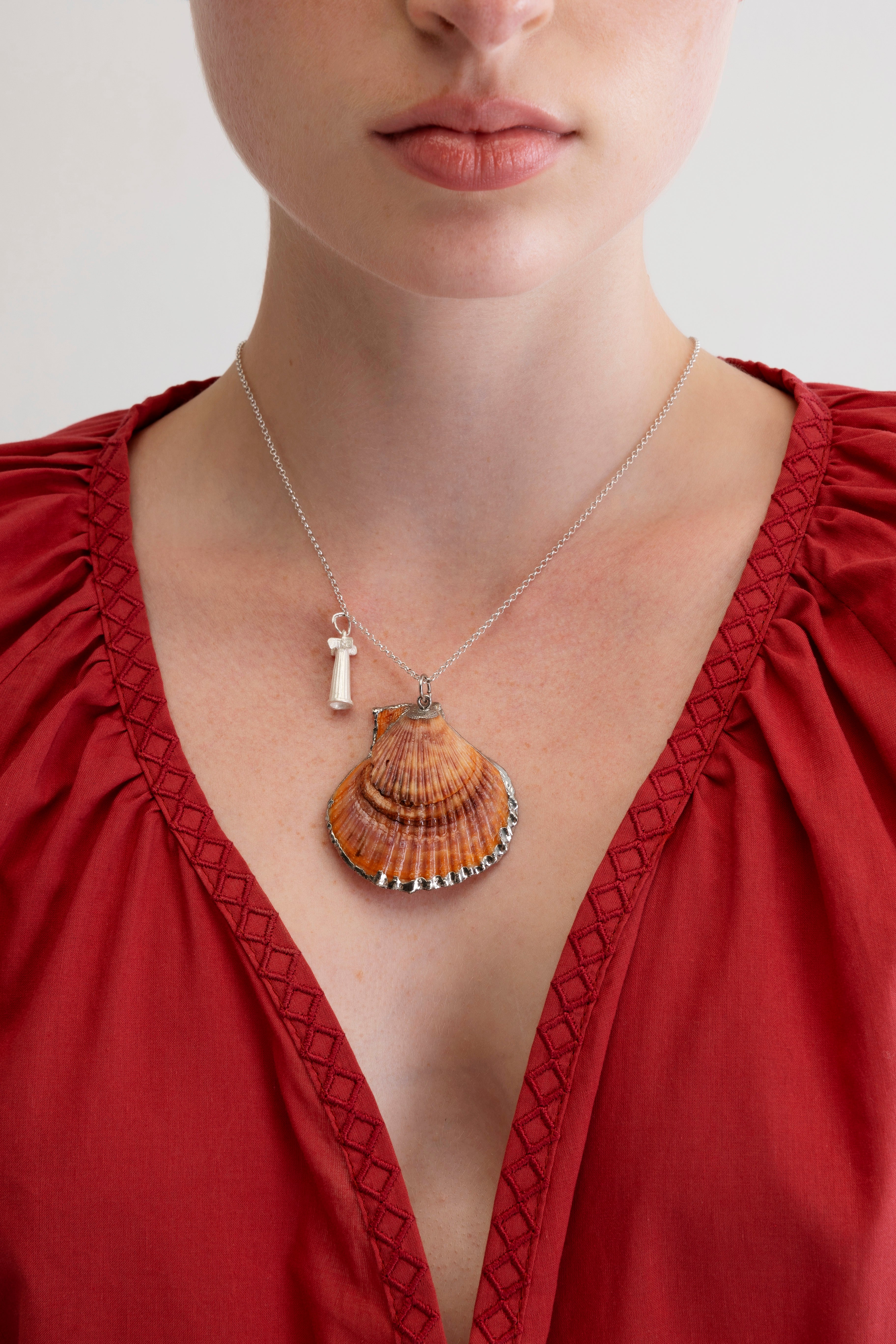 SEASHELL - COLUMN NECKLACE - WEB EXCLUSIVE
